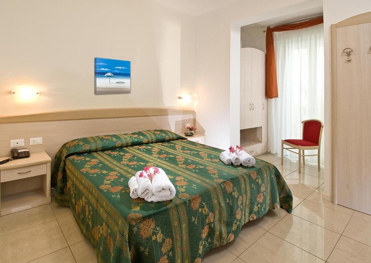 Hotel Ada Rimini Extérieur photo